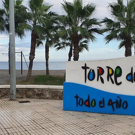 Apartamento Torre Del Mar شقة *